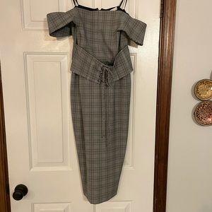 New York and Company plaid off the shoulder dress, never worn, size 2